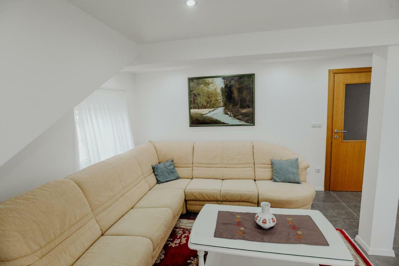Apartman Slavonia จาโกโว ภายนอก รูปภาพ